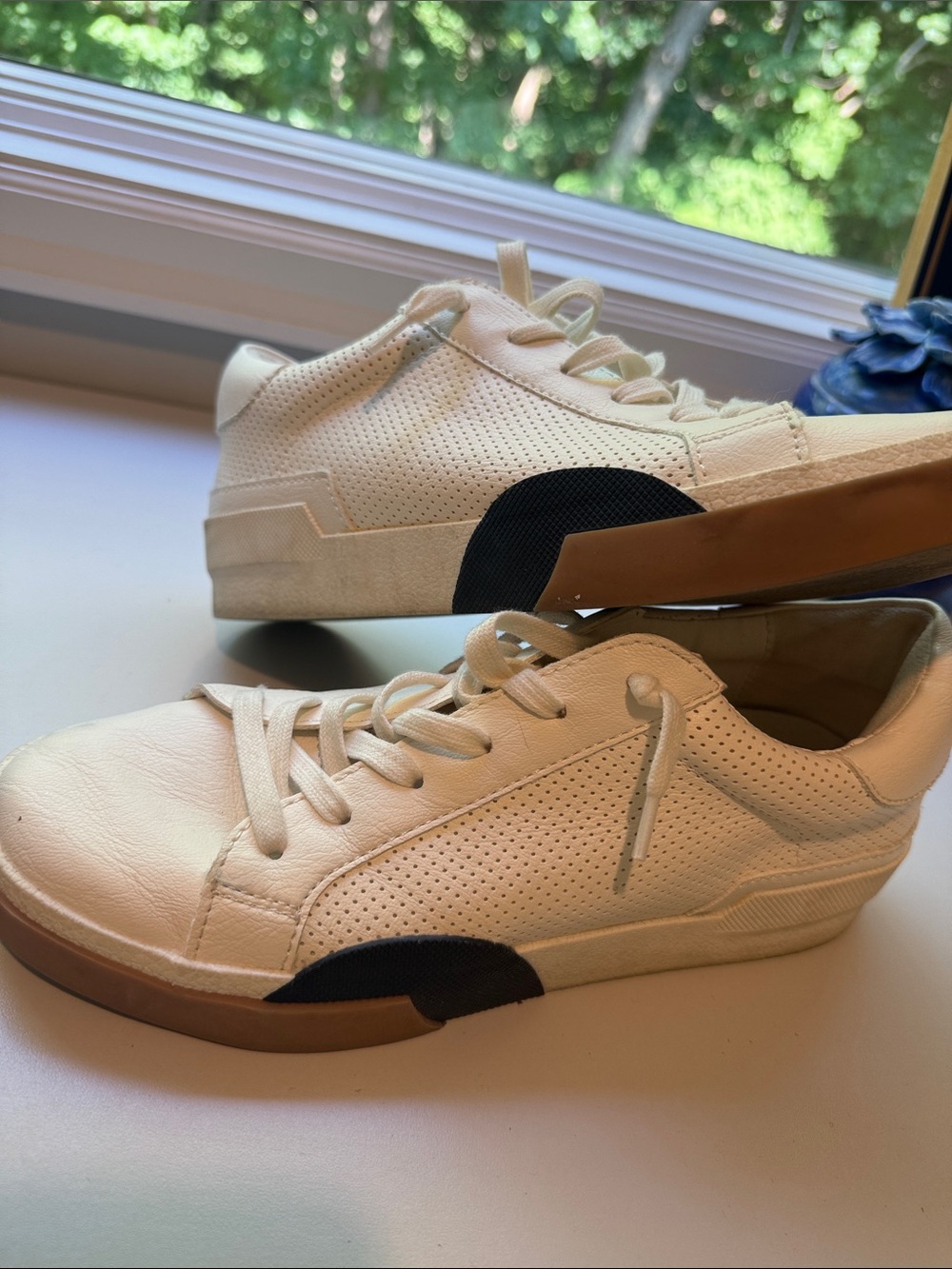 Dolce Vita Zina Court Sneakers size 9
